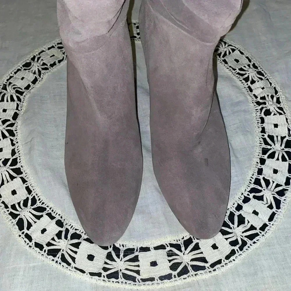 Banana Republic grey suede slouchy heeled boots - Picture 3 of 11